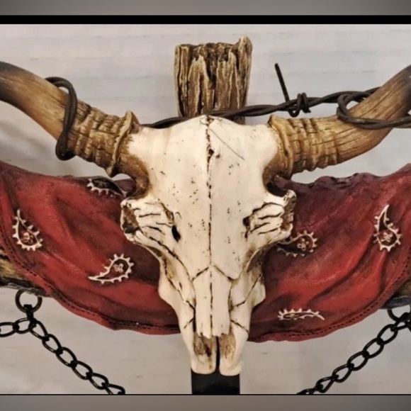 Rustic Wall Hooks with Vintage Charm - Picture 3 of 5